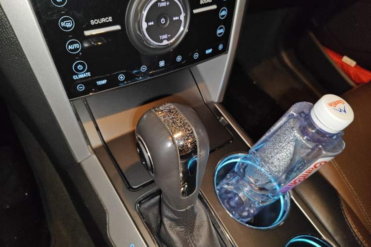 Used Ford Explorer 2013 3.5L Deluxe Model
