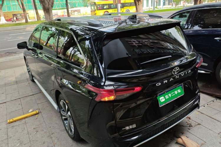 Used Toyota Granvia 2023 2.5L Hybrid Prestige VIP Edition
