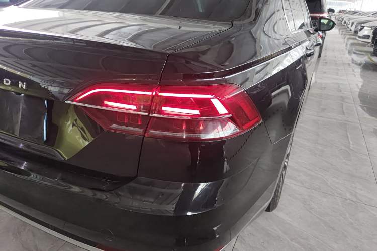 Used Volkswagen Phideon 2019 380TSI Two-Wheel Drive Business Edition China VI Standard
