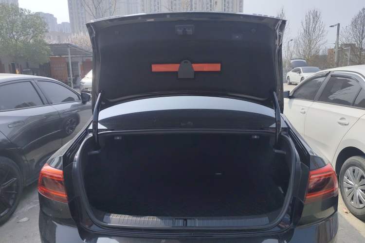 Used Volkswagen Magotan 2020 330TSI DSG Luxury Edition Trunk