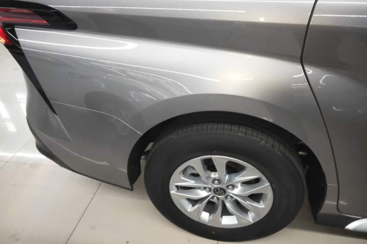 Used Toyota Granvia 2024 2.5L Hybrid Comfort Edition