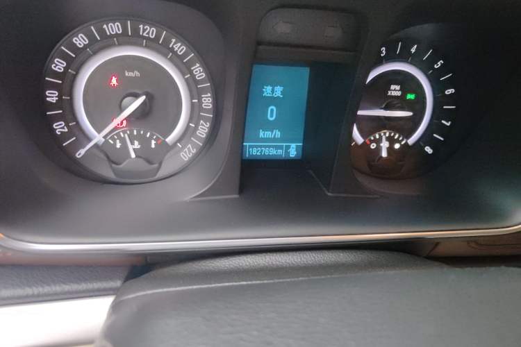 Used Buick GL8 2018 28T Luxury Model China VI Standard