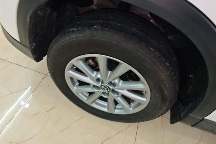 Used Mazda CX-5 2024 2.0L Automatic Two-Wheel Drive Comfort Version Right Rear Wheel Hub