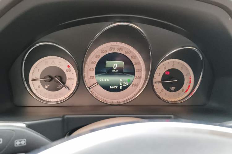 Used Mercedes-Benz GLK-Class 2015 GLK 300 4MATIC Fashion Edition Ultimate Version Instrument Cluster