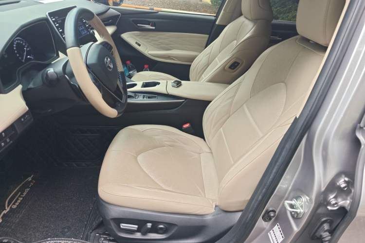 Used Toyota Avalon 2019 2.5L Touring Premium Version China VI Standard
