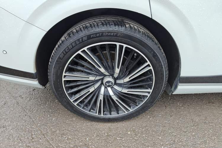 Used XPeng G9 2022 702 Max Right Rear Wheel Hub