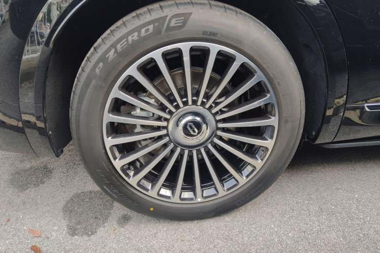 Used Hima AITO M8 2025 Extended-Range Ultra Version 53.4 kWh 6-Seater Edition Right Rear Wheel Hub