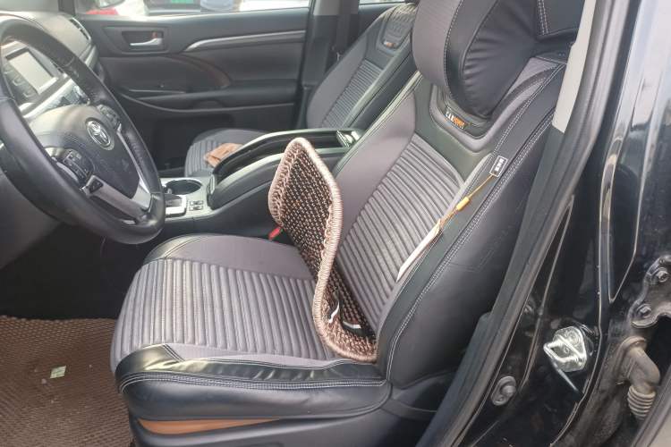 Used Toyota Highlander 2018 2.0T Four-Wheel Drive Knight Edition 7 Seats China VI Standard
