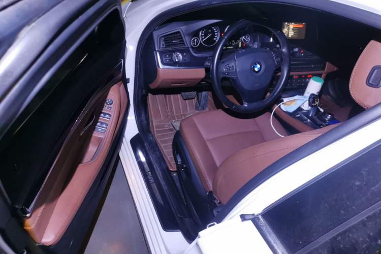 Used BMW 5 Series 2014 520Li Elegant Model
