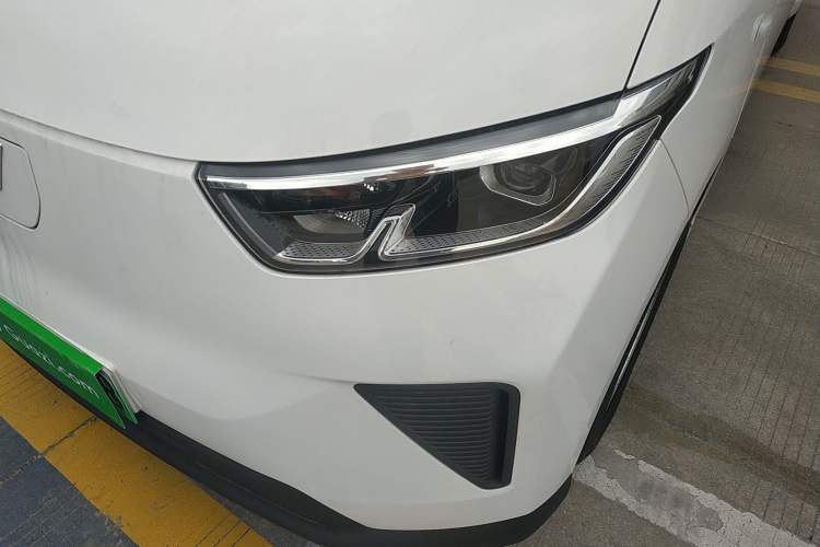 Used Wuling Yangguang 2024 300KM Comfort Version Passenger Van 75kW Left Front Headlight