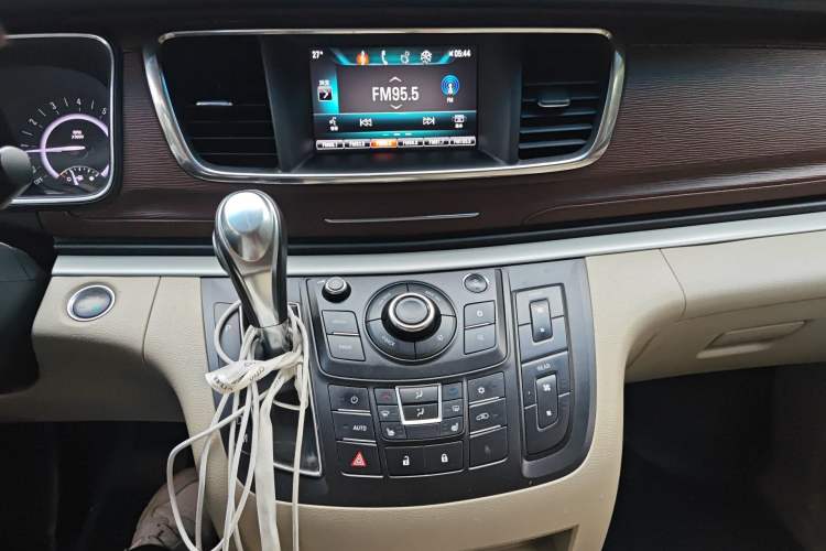Used Buick GL8 2017 25S Prestige Version China V Standard Audio And AC Panel