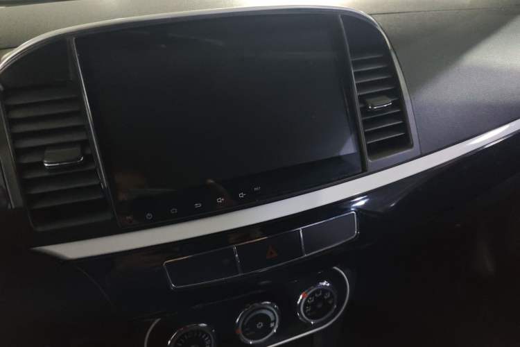 Used Mitsubishi Lancer EX 2016 1.8L CVT Black-and-White Retro Edition Audio And AC Panel