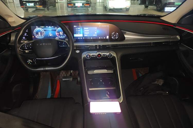 Used EXEED Lingyun 2025 300T Two-Wheel Drive Starry Edition Center Console