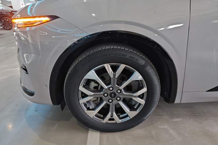 Used Ford Edge 2023 Ford Explorer L 2.0T EcoBoost Four-Wheel Drive 7-Seater Supreme Model