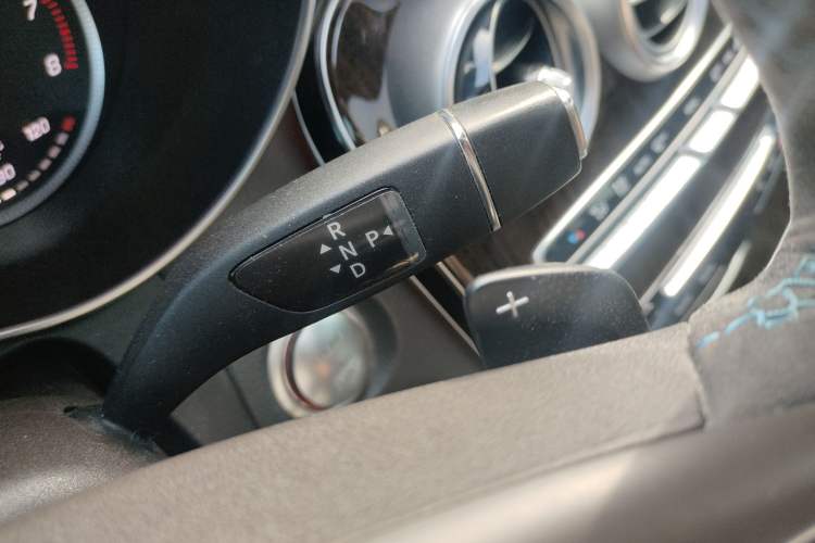 Used Mercedes-Benz GLC 2016 GLC 260 4MATIC Luxury Model Gear Lever