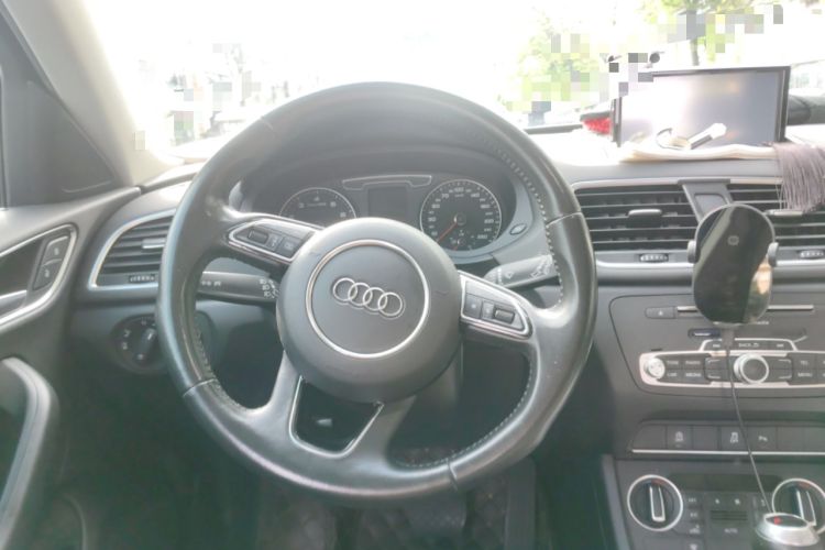 Used Audi Q3 2017 30 TFSI Fashion Model
