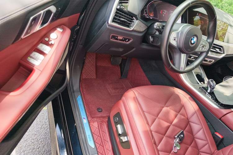 Used BMW X5 2022 xDrive 30Li Luxury M Sport Package
