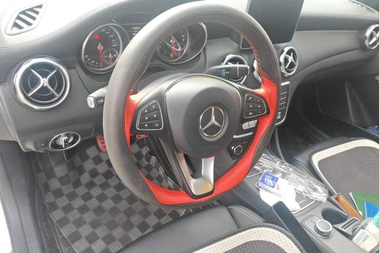 Used Mercedes-Benz GLA 2017 GLA 200 Fashion Model Steering Wheel
