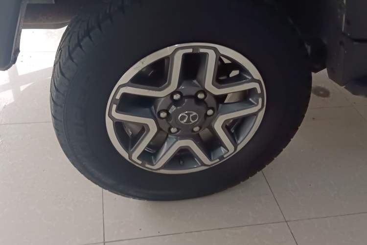 Used BAIC Off-Road BJ40 2016 40L 2.3T Automatic All-Wheel Drive Premium Edition Right Rear Wheel Hub