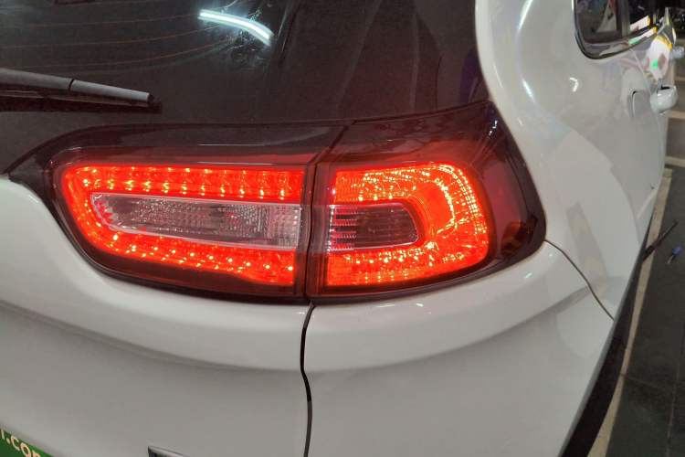 Used Jeep Cherokee 2016 2.4L Leading Edition Exterior 3