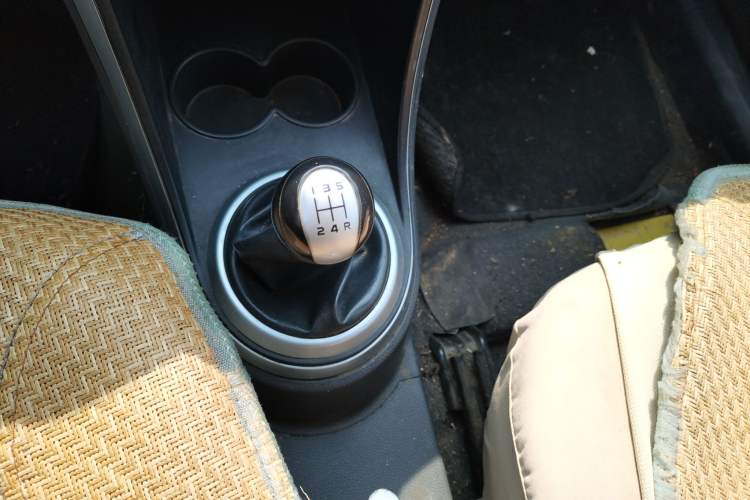 Used Haima Qubit 2011 1.3L Manual Standard Edition Gear Lever