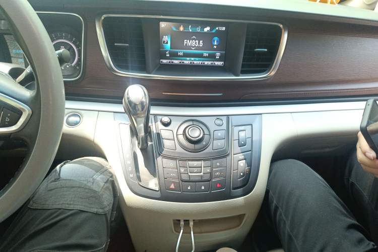 Used Buick GL8 2018 28T Luxury Model China VI Standard
