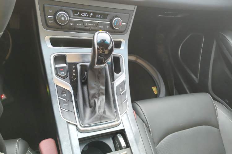 Used Geely Auto Emgrand 2019 Leading Edition 1.5L CVT Luxury Model China VI Standard