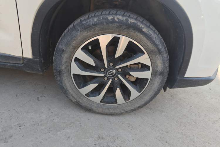 Used GAC Trumpchi GS4 2018 235T Automatic Two-Wheel Drive Elite Edition Right Front Wheel Hub