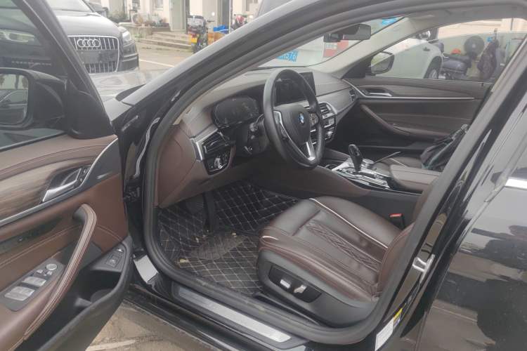 Used BMW 5 Series New Energy 2020 530Le Luxury Package Driver Seat