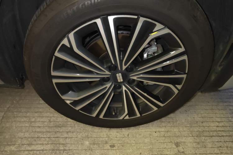 Used Geely Galaxy Xingjian 7 EM-i 2025 120km Flagship Edition Right Front Wheel Hub