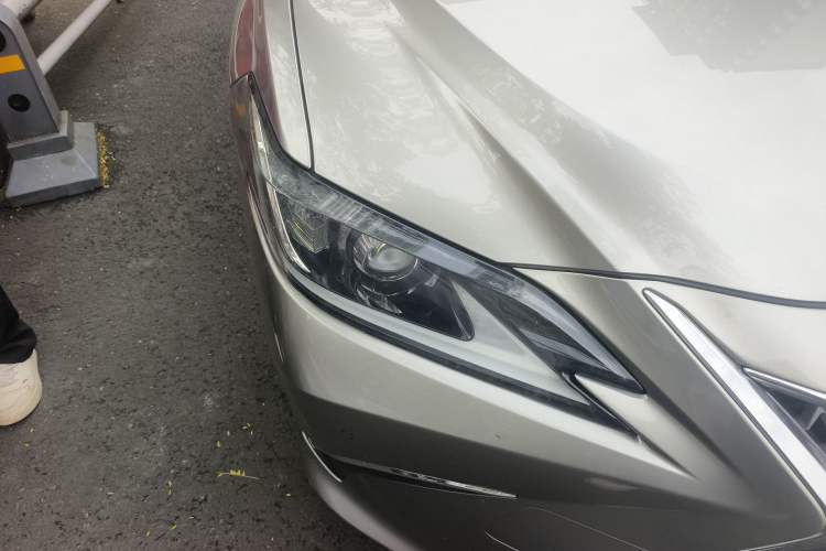 Used Lexus ES 2018 200 Luxury Edition China V Standard Right Front Headlight