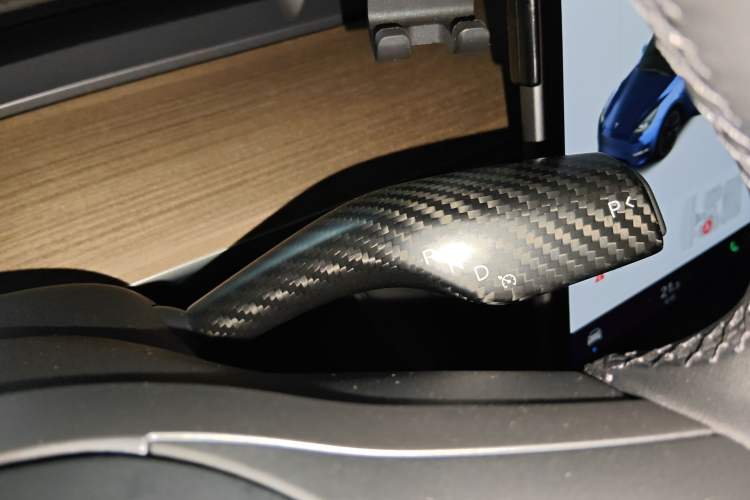 Used Tesla Model Y 2021 Long-Range All-Wheel-Drive Version 3D7 Gear Lever