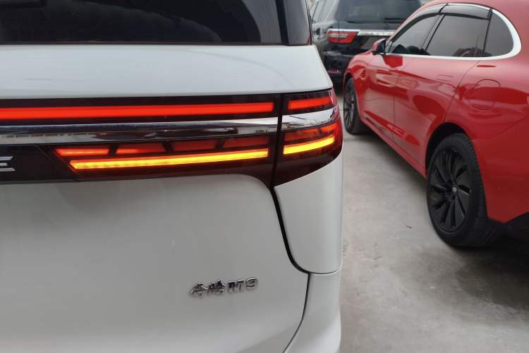 Used Bestune M9 2023 2.0T Prestige Edition
