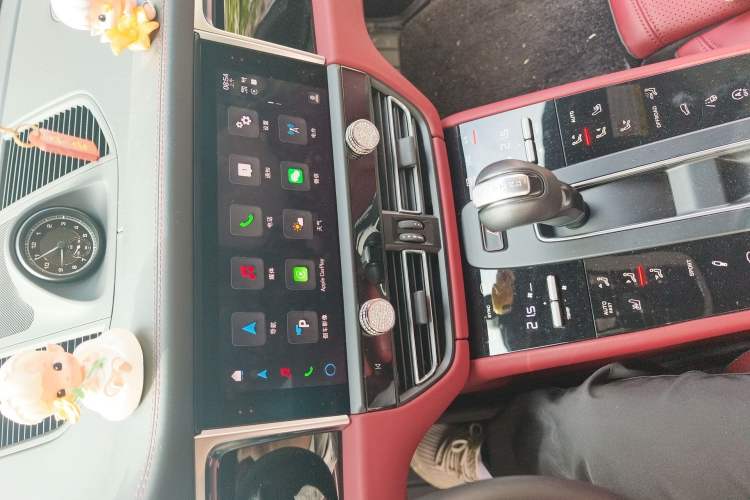 Used Porsche Macan 2022 Macan S 2.9T Audio And AC Panel