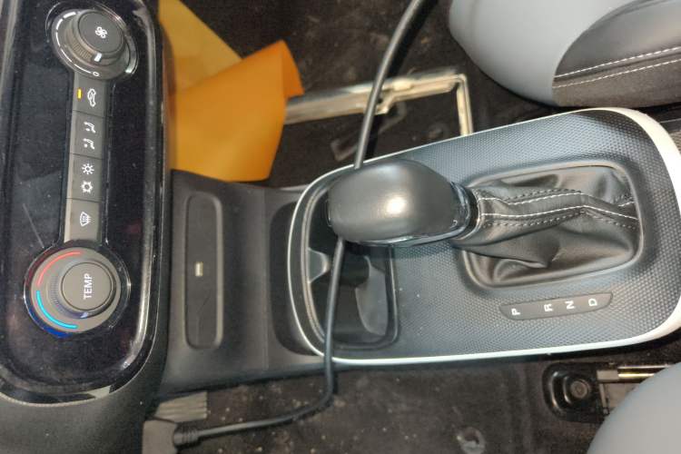 Used Roewe Clever 2022 311km QiQi BoBo Edition Gear Lever