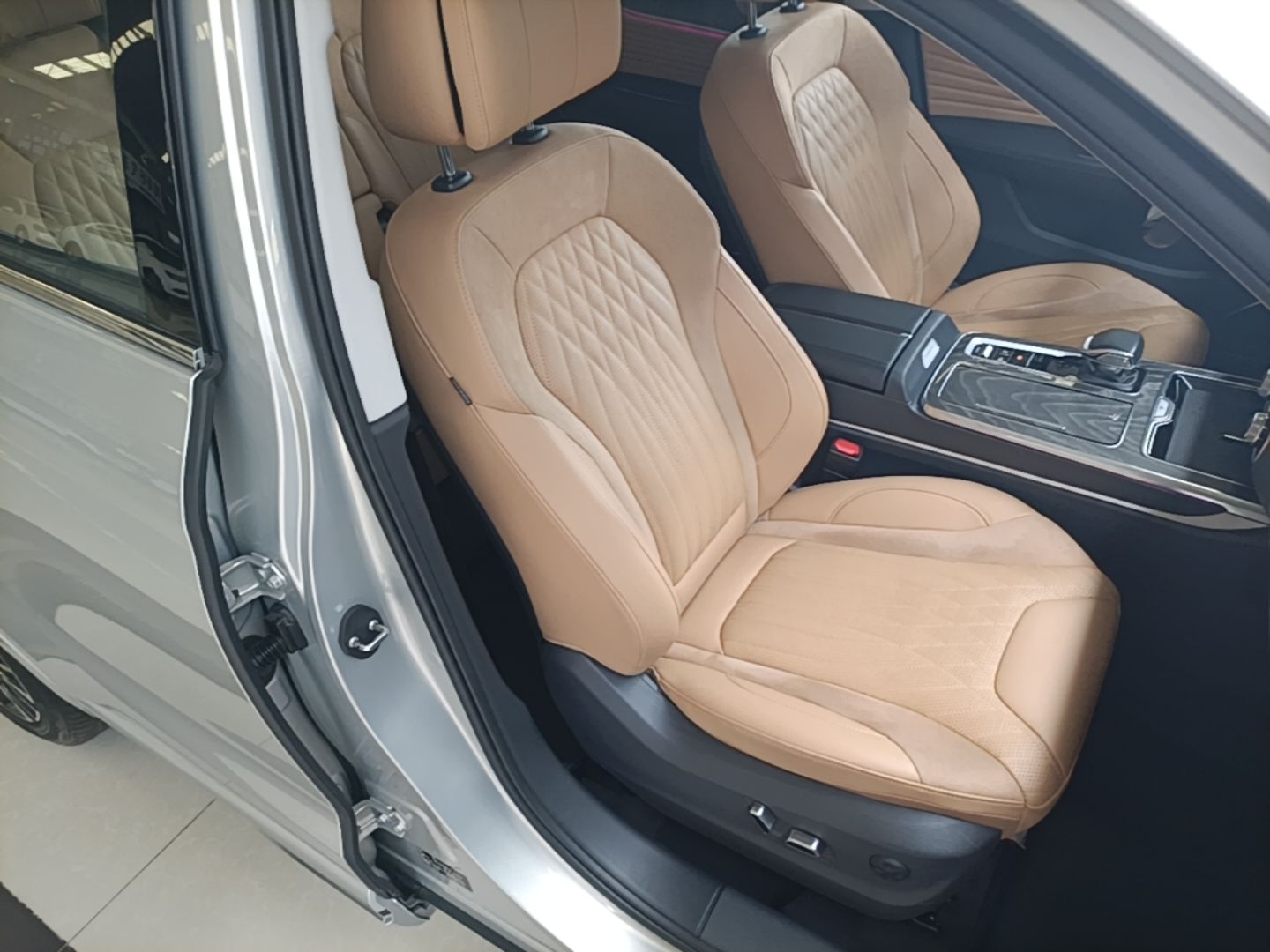 Hongqi HS5 2023 2.0T Four-Wheel Drive Flagship Pro Edition - Chinese Trim Ling — снимка 19