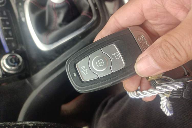 Used Haval H6 2015 Upgraded Model 1.5T Manual Two-Wheel Drive Elite Version