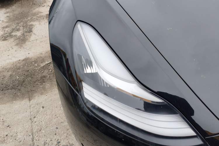 Used Tesla Model 3 2020 Revised Version Standard Range Rear-Wheel Drive – Upgraded Edition Right Front Headlight