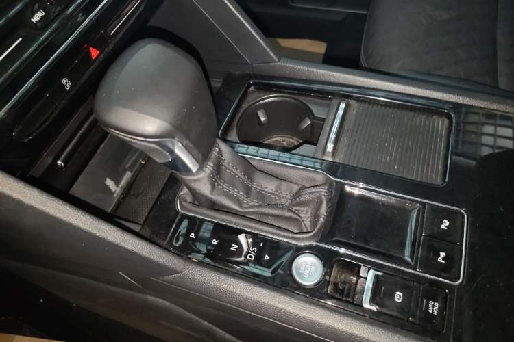 Used Volkswagen Teramont X 2020 Facelifted 330TSI Two-Wheel-Drive Luxury Edition Gear Lever