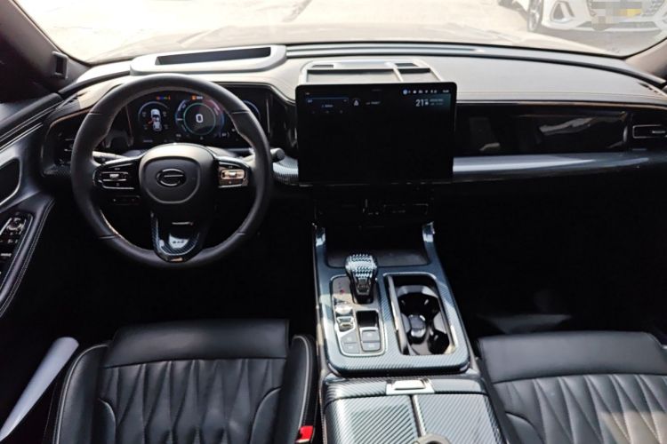 Used GAC Trumpchi GS8 2022 Dual-Engine Series 2.0TM Two-Wheel Drive Prestige Edition (7 Seats) Center Console