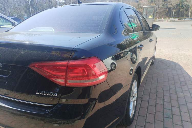 Used Volkswagen Lavida 2017 1.6L Automatic Comfort Edition