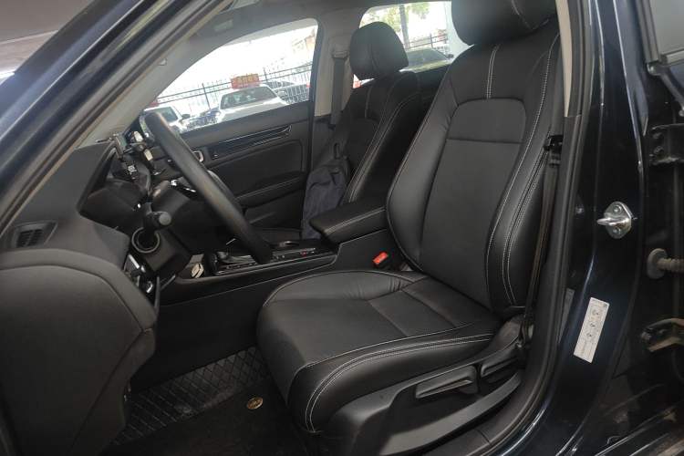 Used Honda Civic 2023 240TURBO CVT Dynamic · Center Stage Special Edition