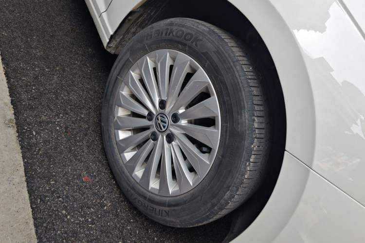 Used Volkswagen Lavida 2019 1.5L Automatic Comfort Edition China VI Standard Right Front Wheel Hub
