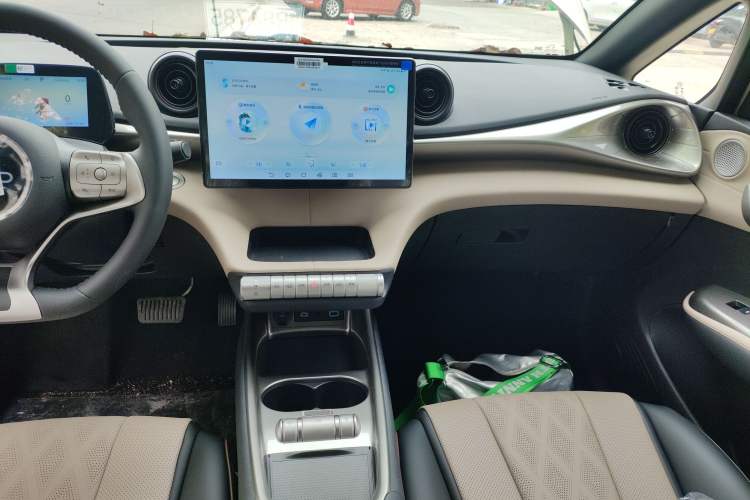 Used BYD Dolphin 2025 420km Free Edition Audio And AC Panel