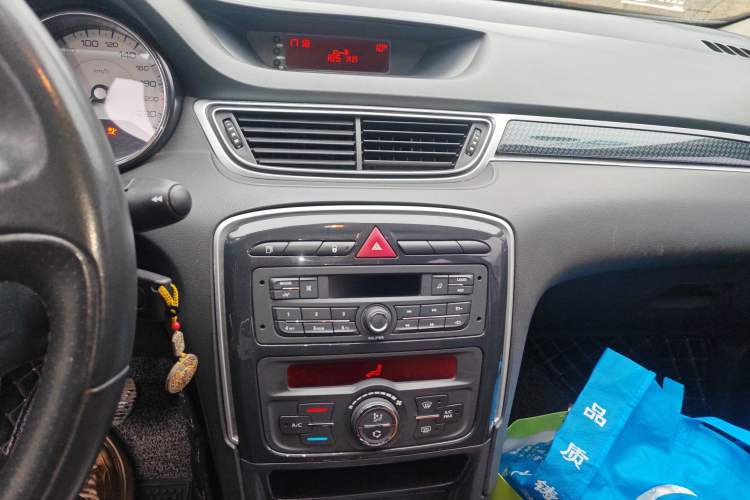 Used Peugeot 308 2014 Enjoyment Edition Classic 1.6L Automatic Fashion Model Audio And AC Panel