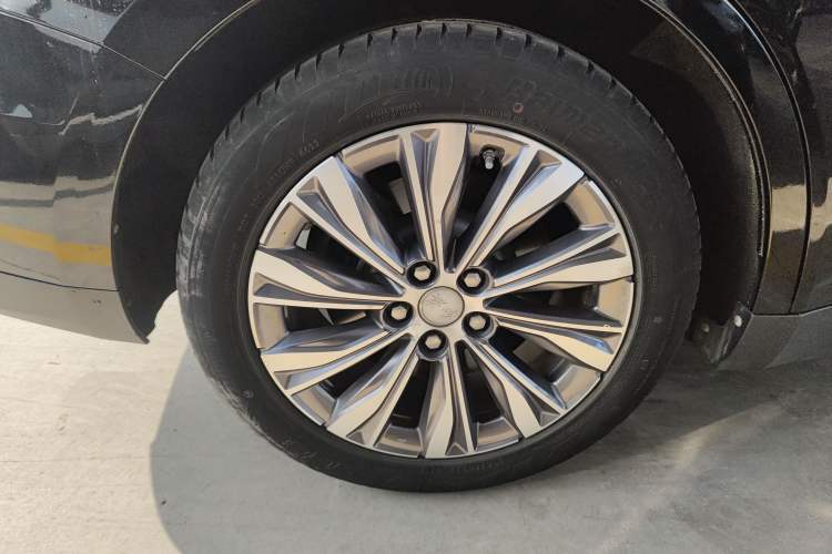 Used Hongqi E-QM5 2022 431 km Charge & Enjoy Edition Exterior 5