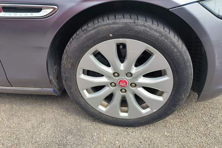 Used Jaguar XEL 2019 2.0T 200 PS Elite Edition Right Front Wheel Hub