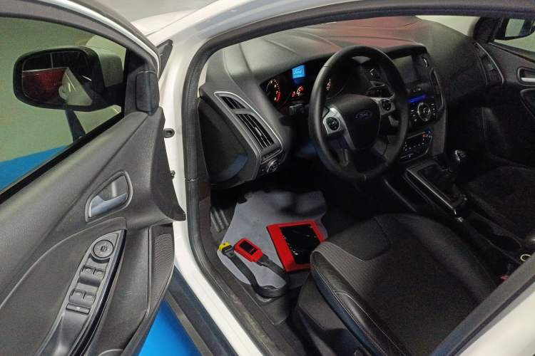 Used Ford Focus 2012 Hatchback 1.6L Manual Fashion Edition Driver Seat