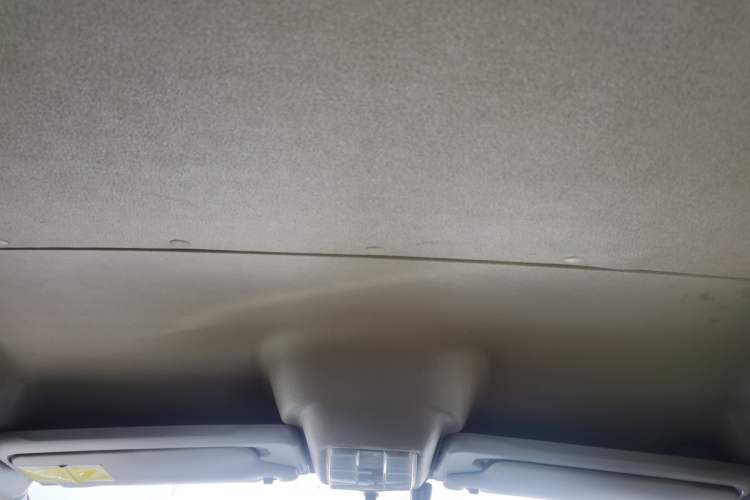 Used SAIC MAXUS Xintu V80 2021 2.0T Manual Classic Aoyuntong Short Wheelbase Mid-Roof 5/6-Seater Headliner