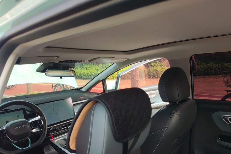 Used AION Y 2023 Younger Star Edition Headliner